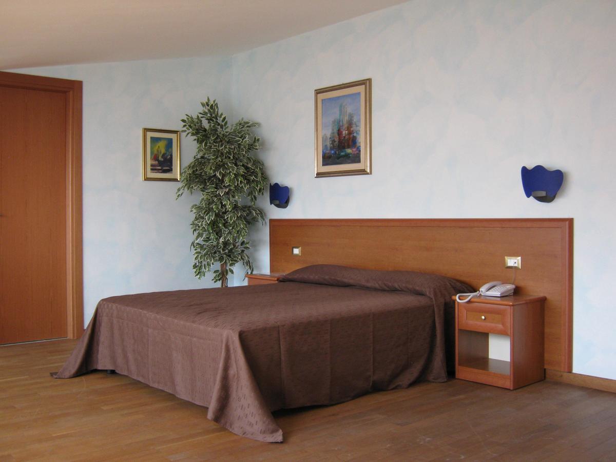 Castropignano Hotel Villa D'Evoli חדר תמונה